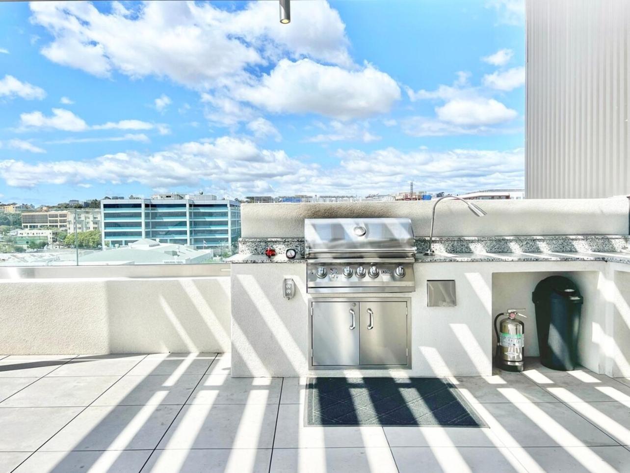 Apartment One Bedroom Wbalcony And Views!
